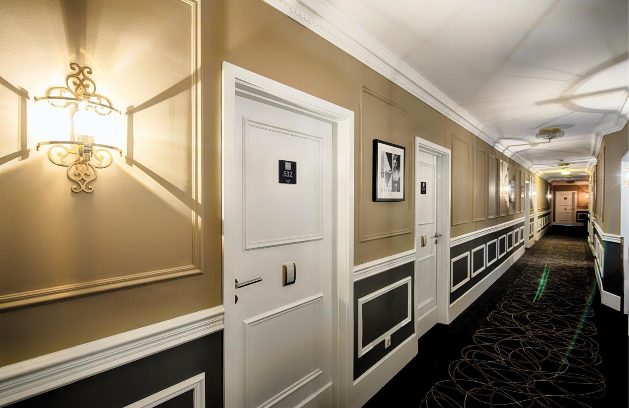 Leonardo Boutique Hotel 4*