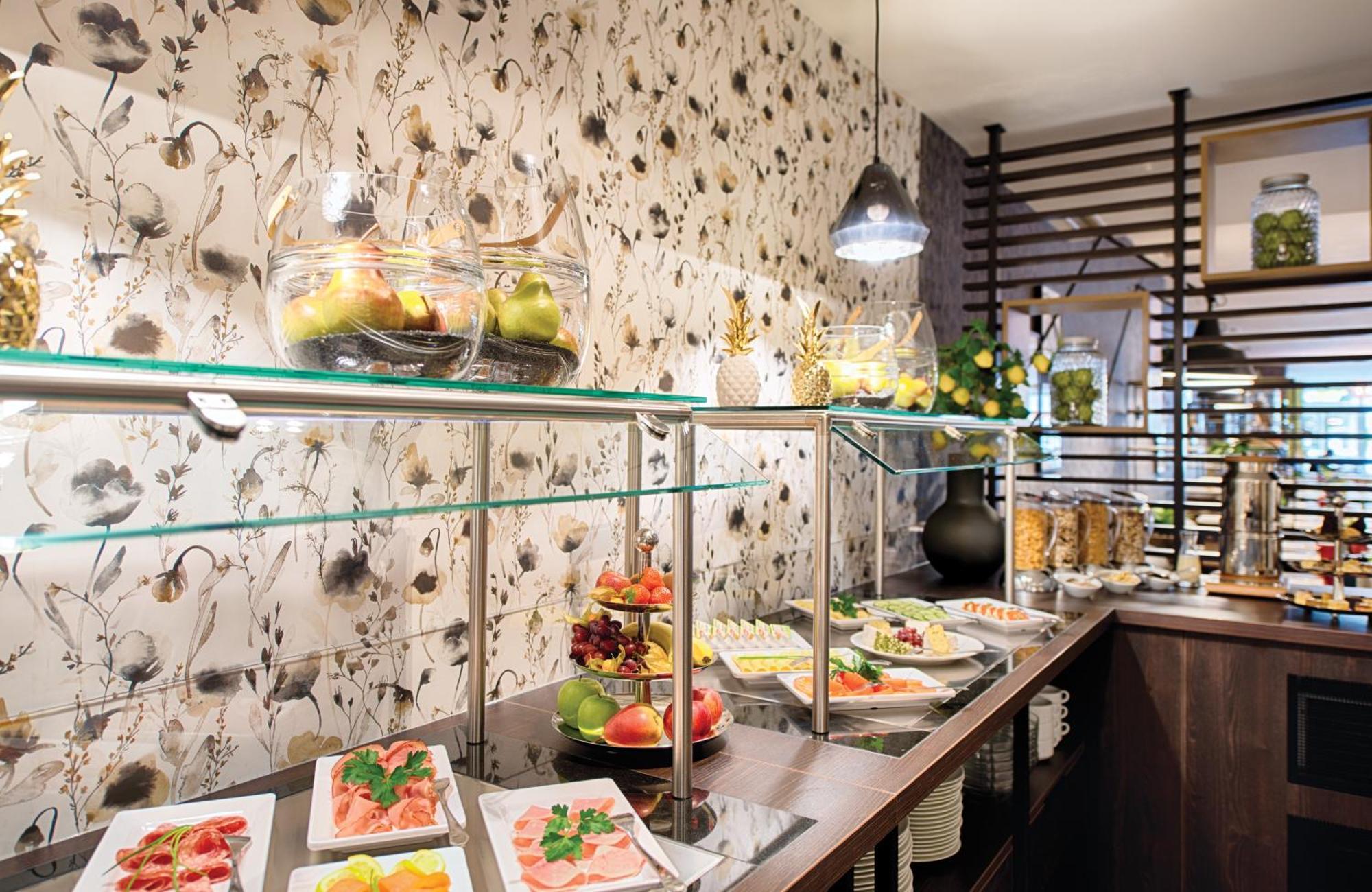 Leonardo Boutique Hotel 4*